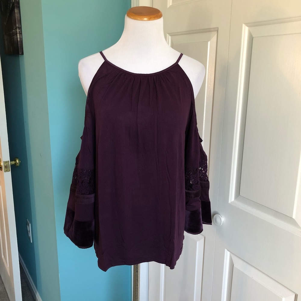 LOFT Velvet Lace Cold Shoulder Top. - Picture 4 of 8